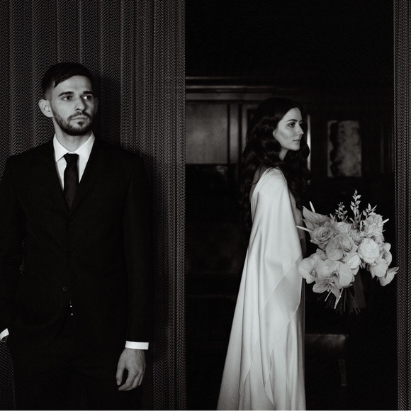 Meet your Posher, Carla - Picture 1 of 2